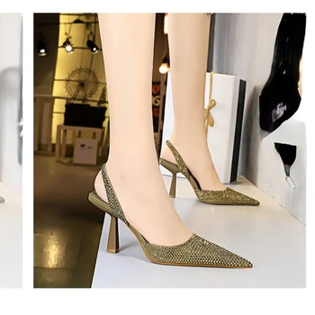 2022 Sapatos de Conforto para as Mulheres Fechado do Dedo do pé Sandálias Terno Feminino Bege Claro Salto de Moda Apontado Mulheres negras Sandálias de Salto Agulha