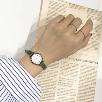 Moda feminina Branca Pequena Relógios 2019 Ulzzang Marca Senhoras Quartzo relógio de Pulso Simples Retr Montre Femme Com a Banda de Couro Relógio