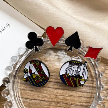 Criativo Jogar Cartas Coração Vermelho Espadas Esmalte Broche Bonito Dos Desenhos Animados De Poker Personagem De Rei Rainha Emblema De Lapela Pinos Fêmea Presentes