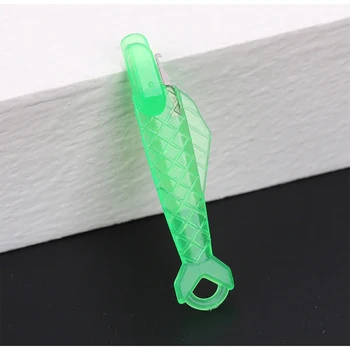 Máquina de costura mini agulha threader com gancho de plástico a inserção da agulha ferramenta de idosos automática rápida thread permutador de artesanato out